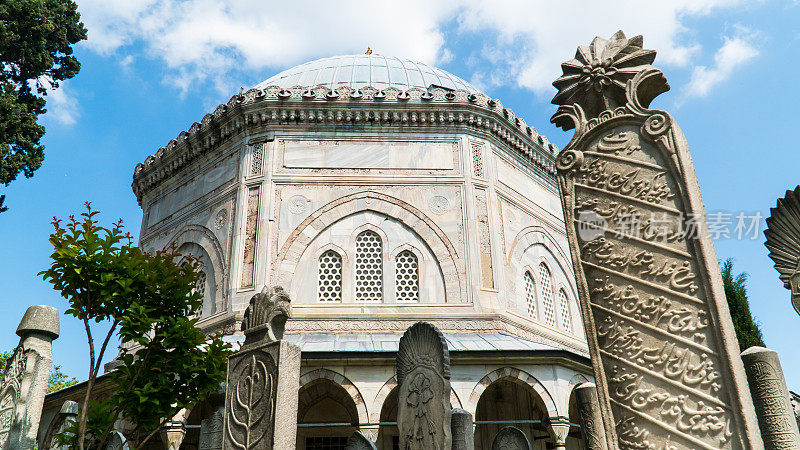 土耳其伊斯坦布尔苏丹苏莱曼大帝陵墓。Kanuni Sultan Suleyman Turbesi位于Suleymaniye清真寺内。